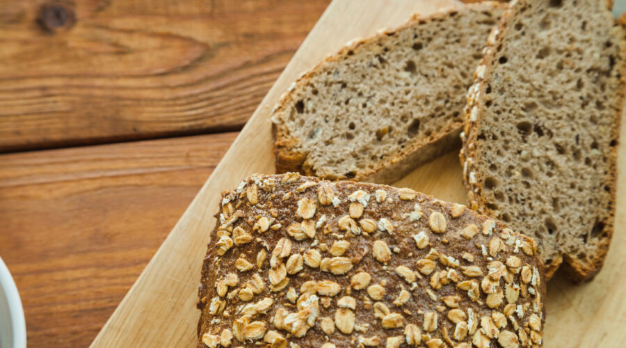 Pan de espelta: propiedades, beneficios y desventajas que deberías conocer