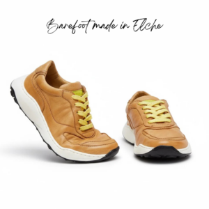 Zapatos barefoot artesanales hechos en Elche en cuero certificado LWG, diseño minimalista y suela EVA ligera reciclada