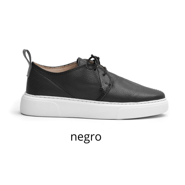 Zapatos artesanos para hombre de cuero negro hechos a mano en Elche
